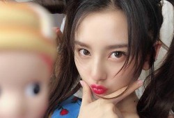 吃瓜娱乐迪丽热巴杨洋,瓜田娱乐，甜蜜互动引关注