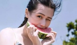 娱乐吃瓜头像女生动漫版,揭秘娱乐圈幕后故事